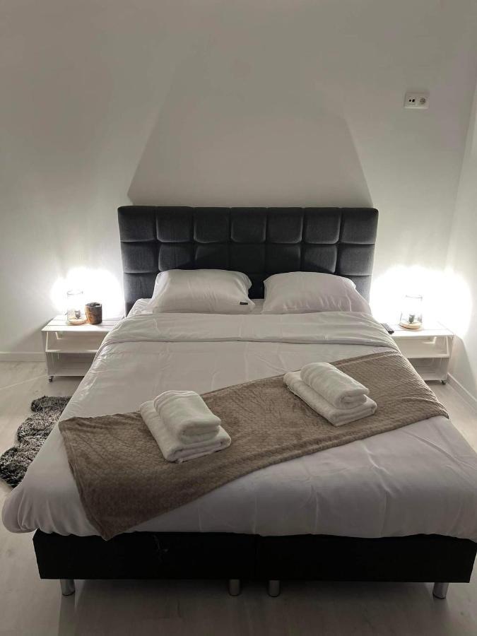 Ruime Luxe Kamer In Centrum Brugge Met Badkamer! Zewnętrze zdjęcie